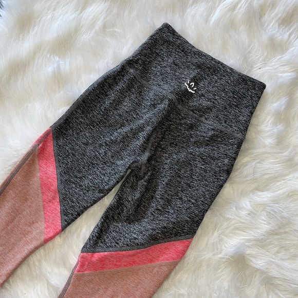 Beyond Yoga Workout Pants - Picture 4 of 4